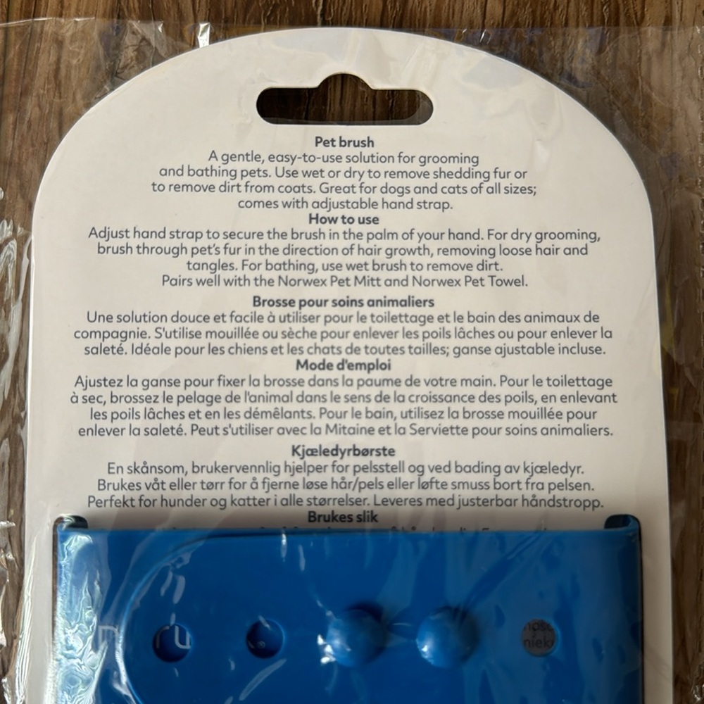 Norwex Pet Brush NEW - Picture 3 of 7